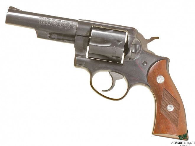 Фотография Револьвер "Ругер" (Ruger Police Service-Six), США - Увеличенное изображение