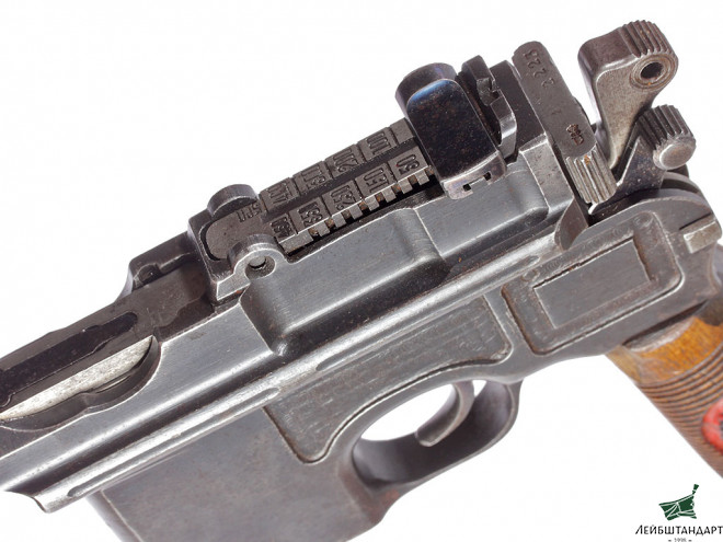 Фотография Пистолет Маузер С-96 (Mauser С96) - "Красная девятка" в кобуре, Германия - Увеличенное изображение