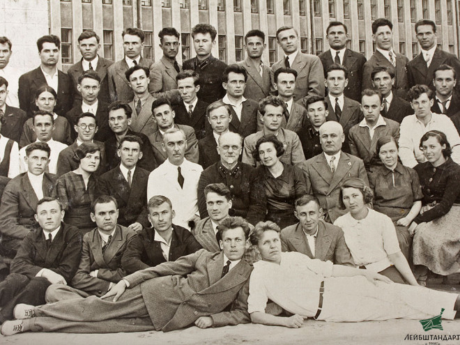 Фото Альбом "Выпуск инженеров путей сообщения", 1938 год, СССР - Увеличенное изображение