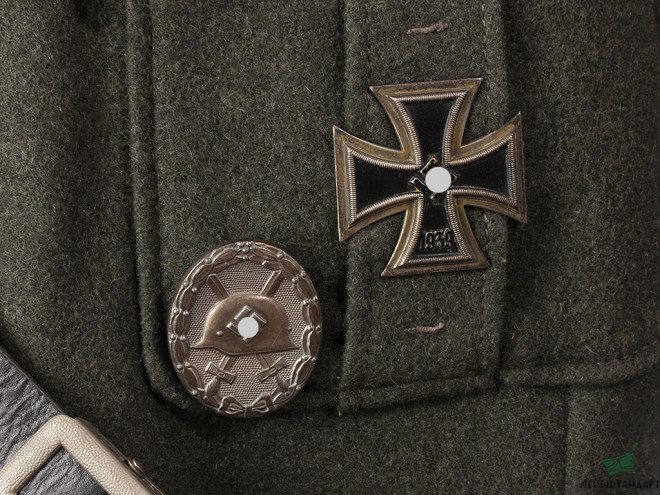 Один из видов Комплект униформы офицера Вермахта (обер-лейтенант) обр. 1936 года (М 36). Германия, копия - Увеличенное изображение