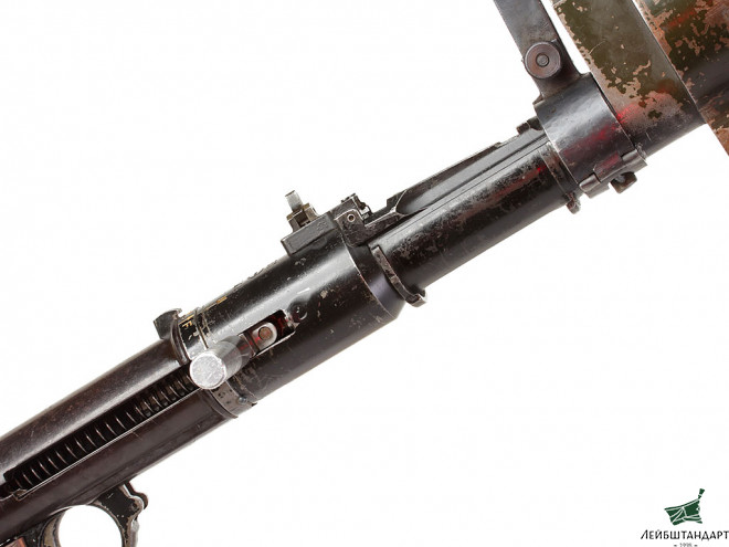 Картинка Ручной пулемет СТ-61 ( ST-61), переделанный из авиационного MG-15. Германия / Румыния - Увеличенное изображение