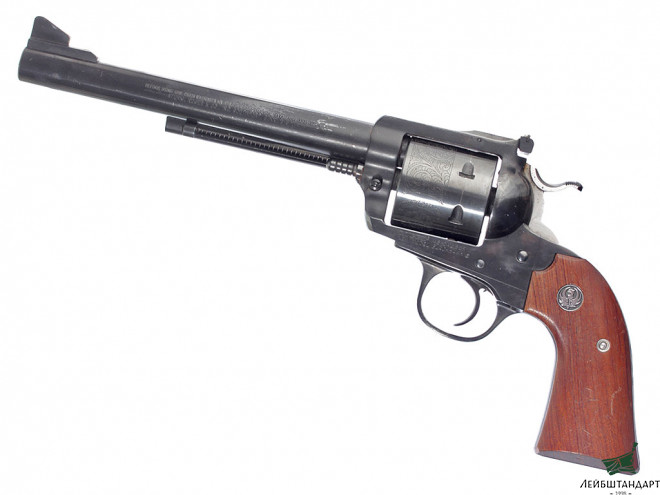 Фотография Револьвер "Ругер Блэкхок" (Ruger New Model Blackhawk), США - Увеличенное изображение