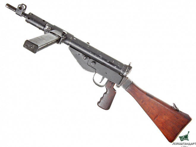 Фотография Пистолет-пулемет СТЭН (STEN Mark 5/Mk.V) со штыком, Великобритания - Увеличенное изображение
