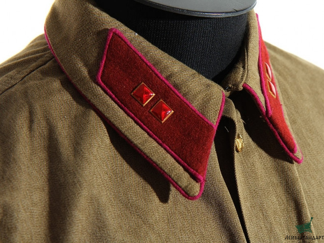 Один из видов Комплект летней униформы для начсостава НКВД обр. 1938г. (Сержант ГБ), СССР, копия - Увеличенное изображение