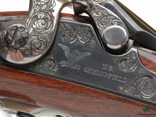 Один из видов Кавалерийский карабин Спрингфилд обр.1873 года (Springfield M1873 "Trapdoor" Carbine) в памятном заказном исполнении, в футляре. США - Увеличенное изображение