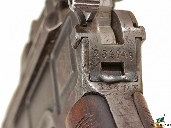 Фотография Пистолет Маузер С-96 (Mauser С96) с наградными накладками "С.М.Буденному от ВЦИК", Германия - Увеличенное изображение
