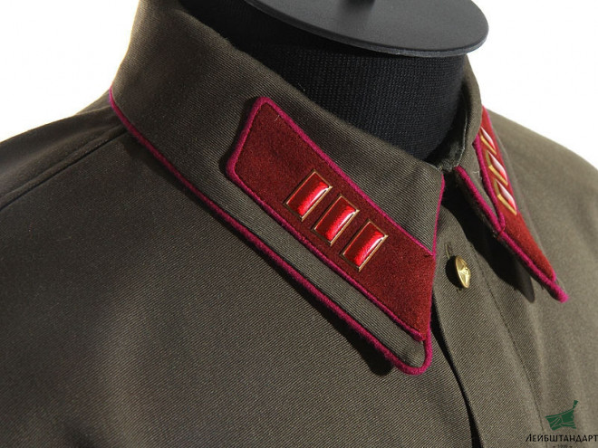 Один из видов Комплект униформы для начсостава НКВД обр. 1938г. (Капитан ГБ), СССР, копия - Увеличенное изображение