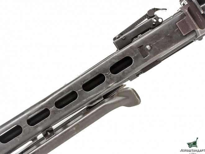 Купить Единый пулемет М53 (югославский MG-42), Югославия - Увеличенное изображение