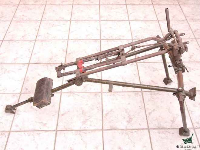 Фотография Лафет к единому пулемету МГ-42 (MG-42), Германия - Увеличенное изображение