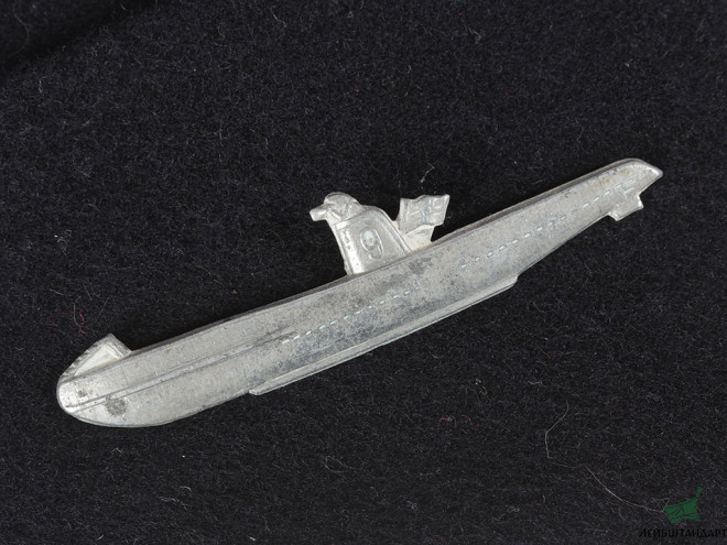 Фотография Пилотка Кригсмарине со знаком члена экипажа подводной лодки U-9, Германия - Увеличенное изображение