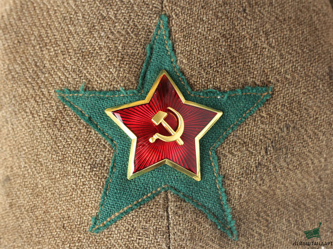 Один из видов Буденовка (зимний шлем) рядового и младшего комсостава пограничных войск НКВД обр.1927 года, СССР - Увеличенное изображение