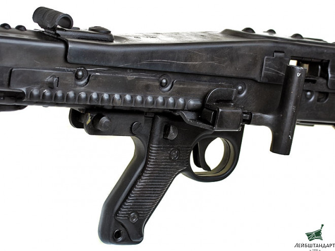 Фото Единый пулемет МГ-42 (MG-42), Германия - Увеличенное изображение