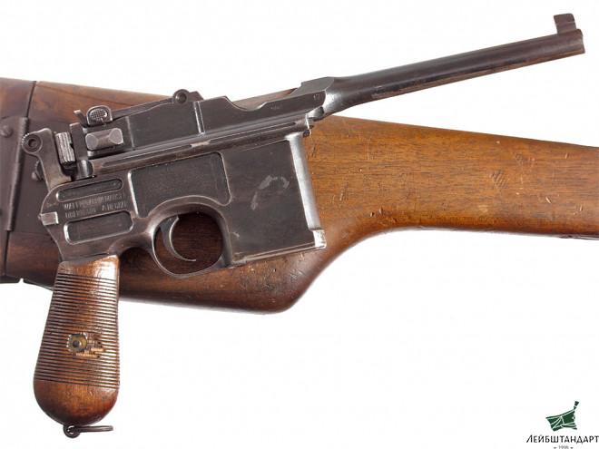 Фотография Пистолет Маузер С-96 (Mauser С96) в кобуре, Германия - Увеличенное изображение