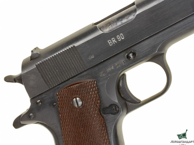 Один из видов Пистолет Кольт М1911 А1 (Colt M1911 A1), США - Увеличенное изображение