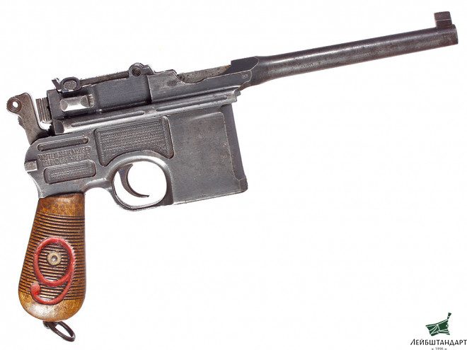 Один из видов Пистолет Маузер С-96 (Mauser С96) - "Красная девятка" в кобуре, Германия - Увеличенное изображение