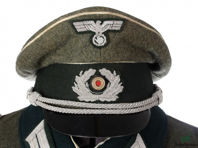 Один из видов Комплект униформы офицера Вермахта (обер-лейтенант) обр. 1936 года (М 36). Германия, копия - Увеличенное изображение