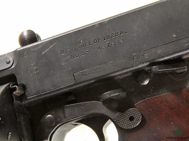 Один из видов Пистолет-пулемет Томпсона (Thompson M 1928 A1), США - Увеличенное изображение