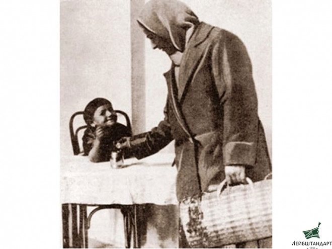 Фотография Копилка агитационная для мелочи, 1920-е годы, СССР - Увеличенное изображение