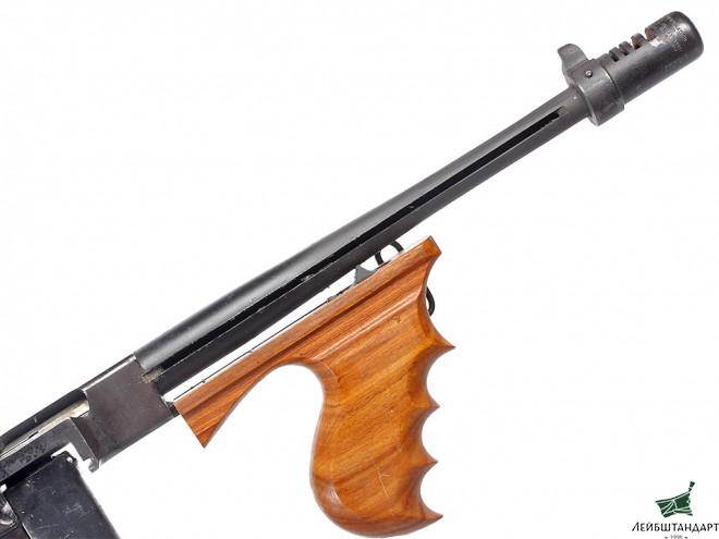 Один из видов Пистолет-пулемет Томпсон (Thompson M1928 A1), США - Увеличенное изображение