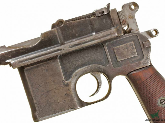 Фото Пистолет Маузер С-96 (Mauser С96) с наградными накладками "С.М.Буденному от ВЦИК", Германия - Увеличенное изображение