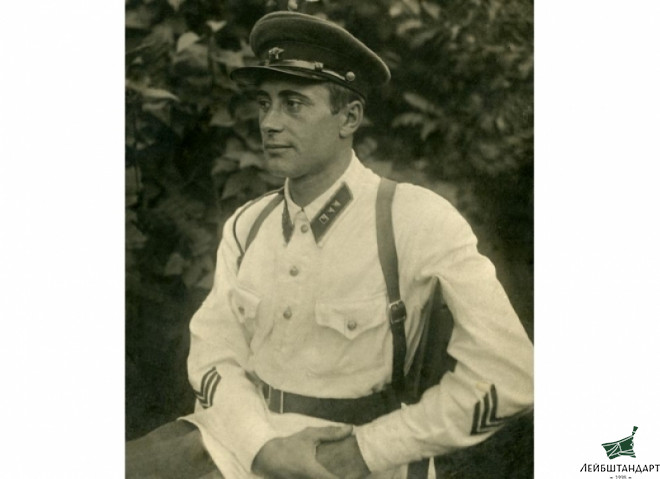 Изображение Гимнастерка белая выходная обр. 1938 года (старший лейтенант Госбезопасности НКВД), СССР, копия - Увеличенное изображение