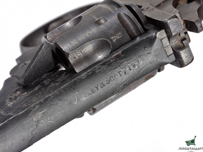 Картинка Револьвер Webley Mark IV, Великобритания - Увеличенное изображение
