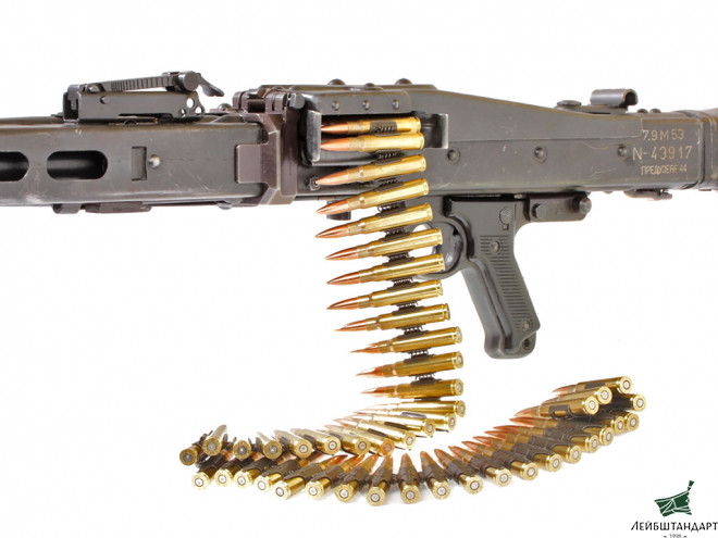 Один из видов Единый пулемет М53 (югославский MG-42), Югославия - Увеличенное изображение
