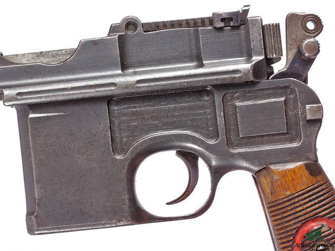 Фото Пистолет Маузер С-96 (Mauser С96) - "Красная девятка" в кобуре, Германия - Увеличенное изображение