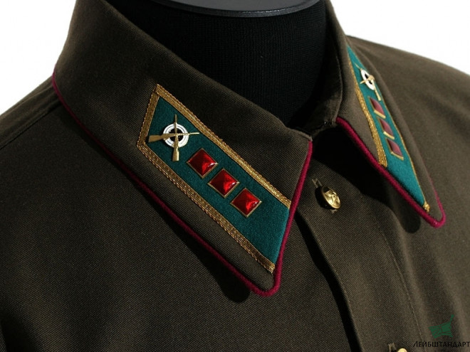 Один из видов Комплект униформы для начсостава НКВД обр. 1938г. (Старший лейтенант ПВ), СССР, копия - Увеличенное изображение