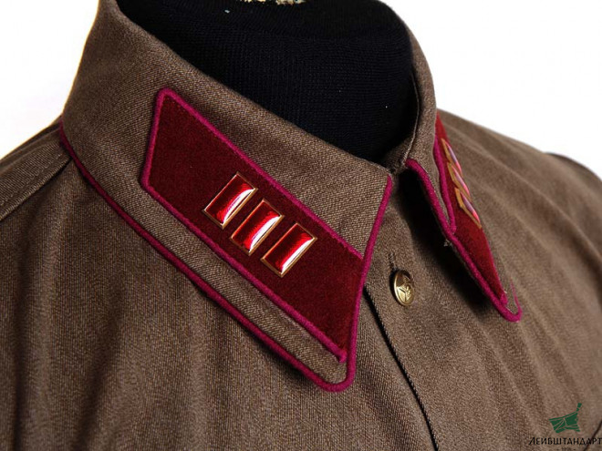 Один из видов Комплект летней униформы для начсостава НКВД обр. 1938г. (Капитан ГБ), СССР, копия - Увеличенное изображение