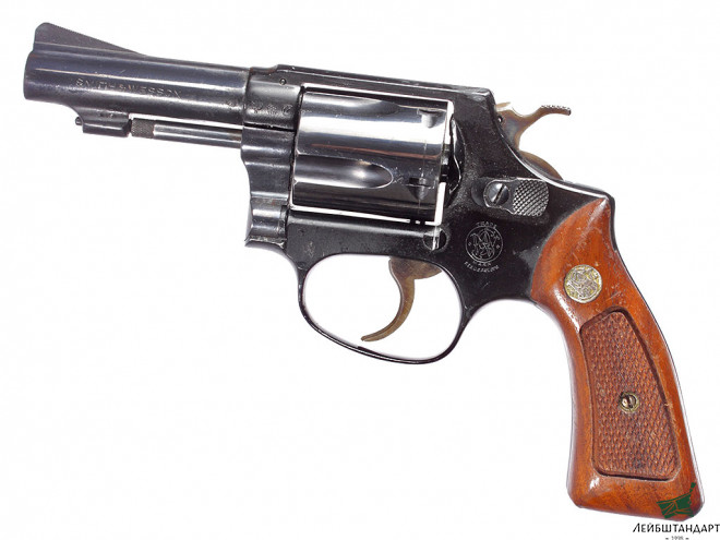 Фотография Револьвер "Смит и Вессон" (Smith & Wesson Airweight), США - Увеличенное изображение