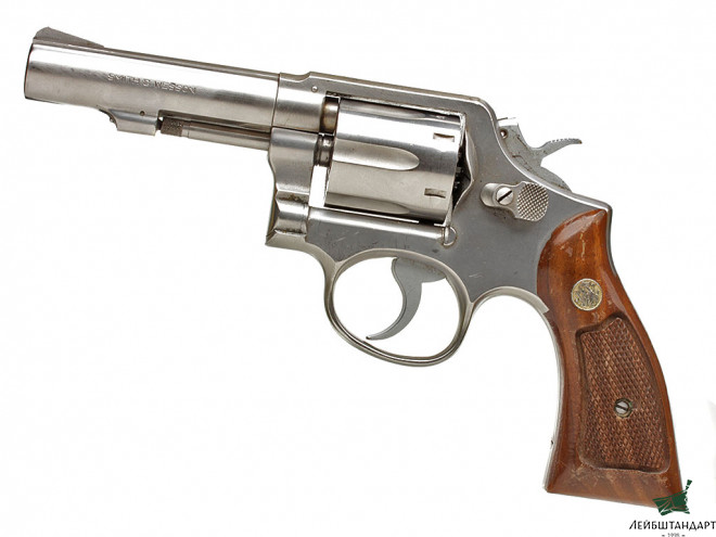 Фотография Револьвер Смит-Вессон (Smith & Wesson mod.64-1), США - Увеличенное изображение