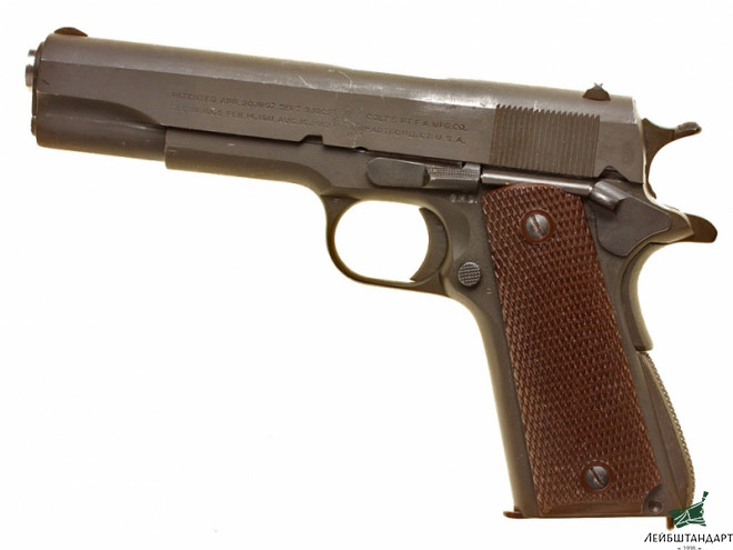 Изображение Пистолет Кольт М1911 А1 (Colt M1911 A1) в кобуре, США - Увеличенное изображение