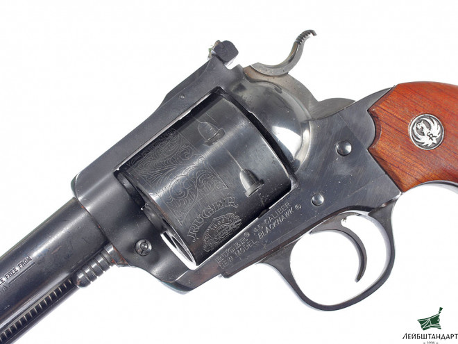 Фото Револьвер "Ругер Блэкхок" (Ruger New Model Blackhawk), США - Увеличенное изображение