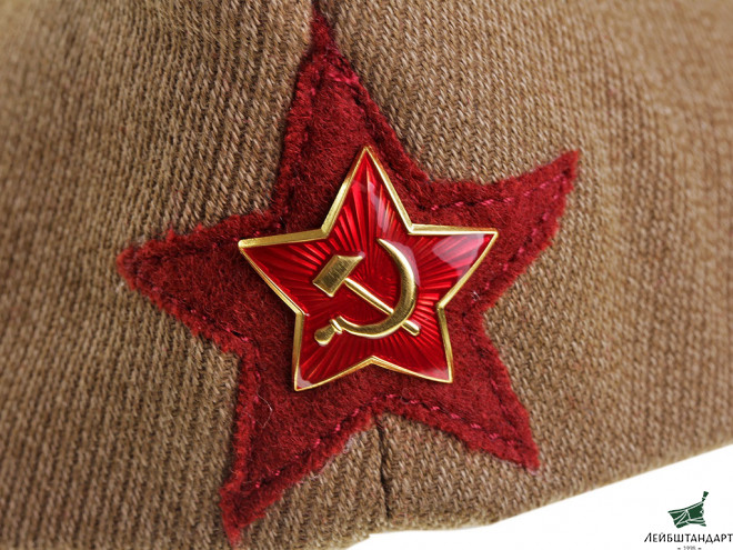 Один из видов Пилотка командного и начальствующего состава Внутренних войск НКВД. СССР, копия - Увеличенное изображение
