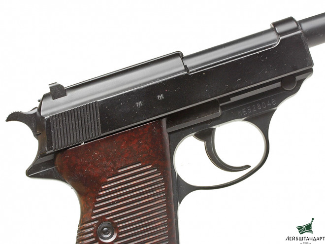 Фото Пистолет Вальтер П-38 (Walther P.38) в кобуре (страйкбольный), Германия - Увеличенное изображение