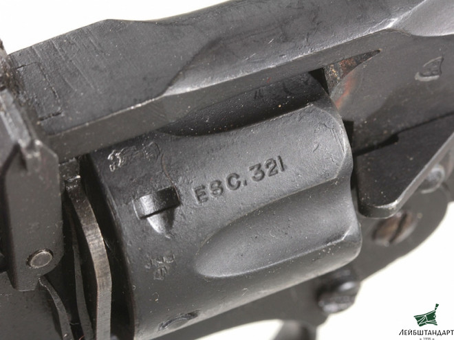 Фотография Револьвер Энфилд (Enfield №2 MkI**), Великобритания - Увеличенное изображение