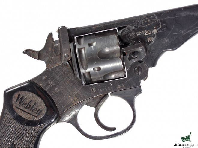 Один из видов Револьвер Webley Mark IV, Великобритания - Увеличенное изображение