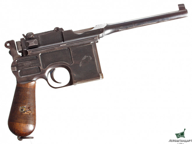 Один из видов Пистолет Маузер С-96 (Mauser С96) в кобуре, Германия - Увеличенное изображение