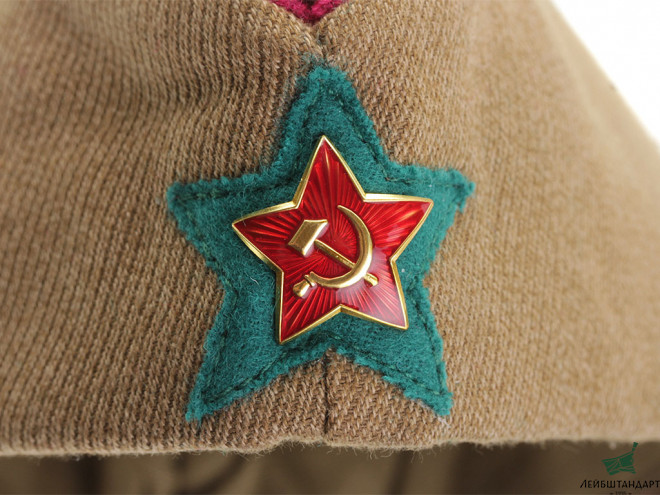 Один из видов Пилотка командного и начальствующего состава пограничных войск НКВД. СССР, копия - Увеличенное изображение
