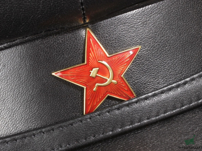 Изображение Фуражка кожаная РККА образца 1935 года. СССР, копия - Увеличенное изображение