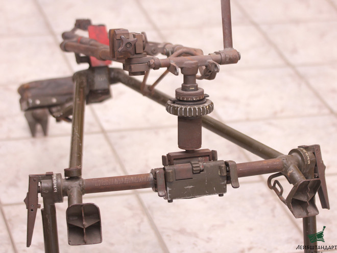 Купить Лафет к единому пулемету МГ-42 (MG-42), Германия - Увеличенное изображение