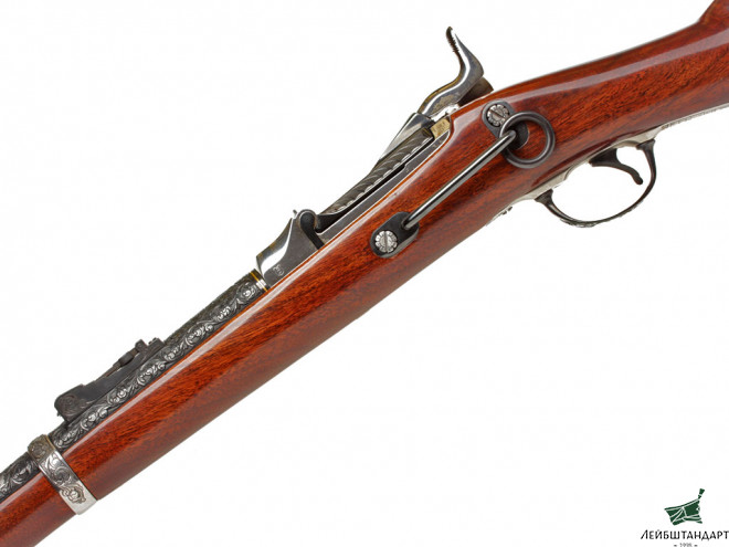 Один из видов Кавалерийский карабин Спрингфилд обр.1873 года (Springfield M1873 "Trapdoor" Carbine) в памятном заказном исполнении, в футляре. США - Увеличенное изображение