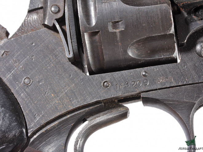 Купить Револьвер Webley Mark IV, Великобритания - Увеличенное изображение