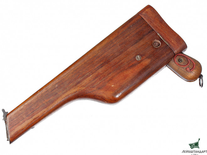 Один из видов Пистолет Маузер С-96 (Mauser С96) - "Красная девятка" в кобуре, Германия - Увеличенное изображение